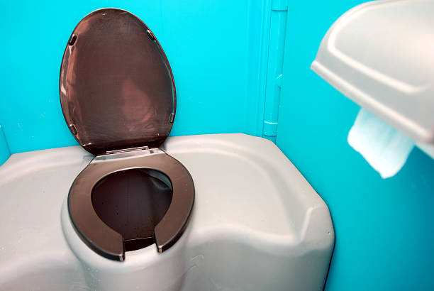 Best Portable restroom solutions  in Roanoke, IL