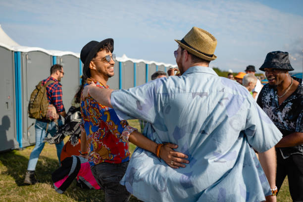 Best Construction site porta potty rental  in Roanoke, IL